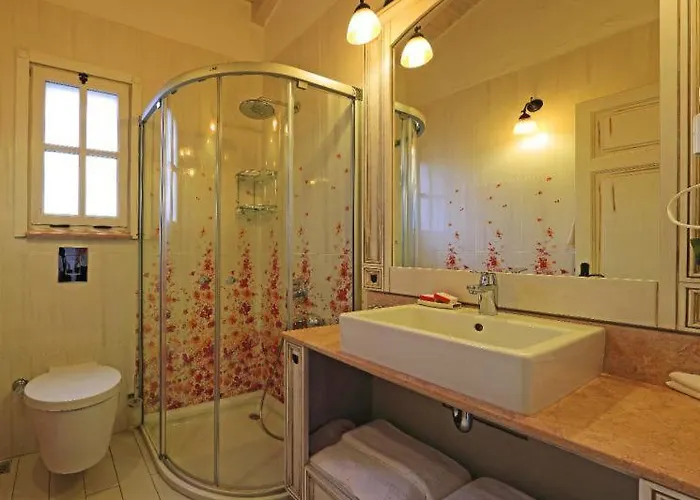 Swan Deluxe 1890 Oda ve Kahvaltı 5*