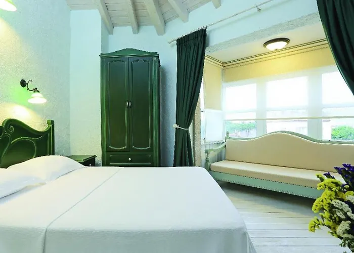 Swan Deluxe 1890 Çeşme